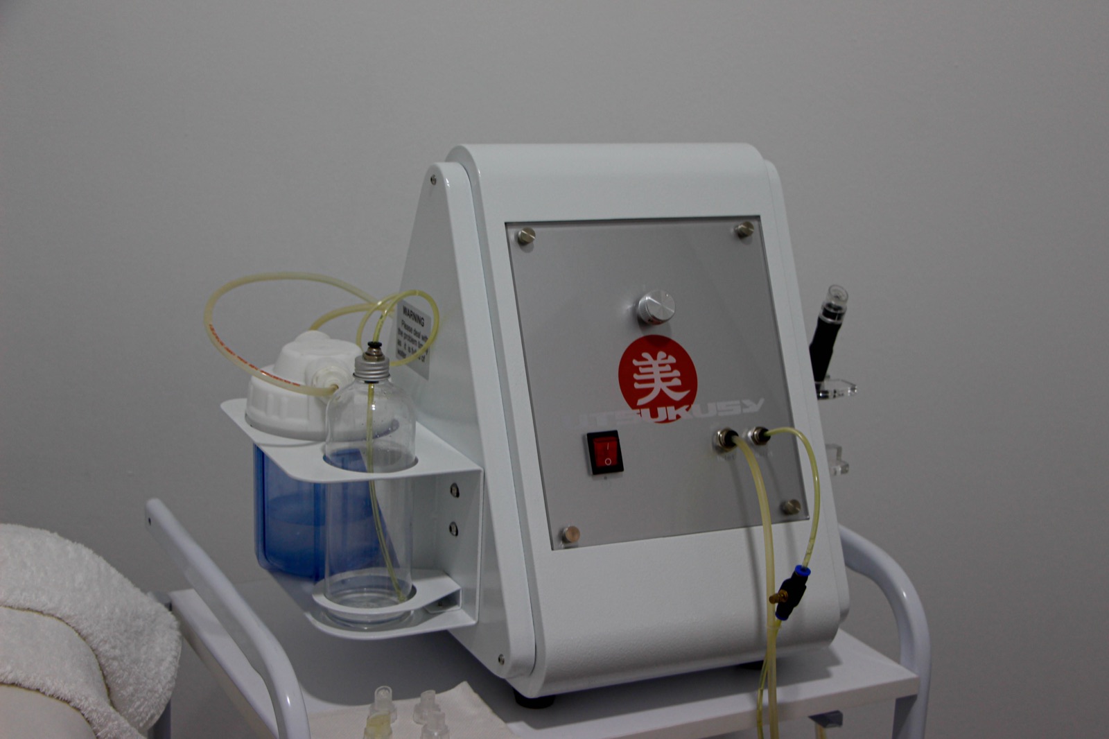 Equipo de tratamiento facial en Corporea
