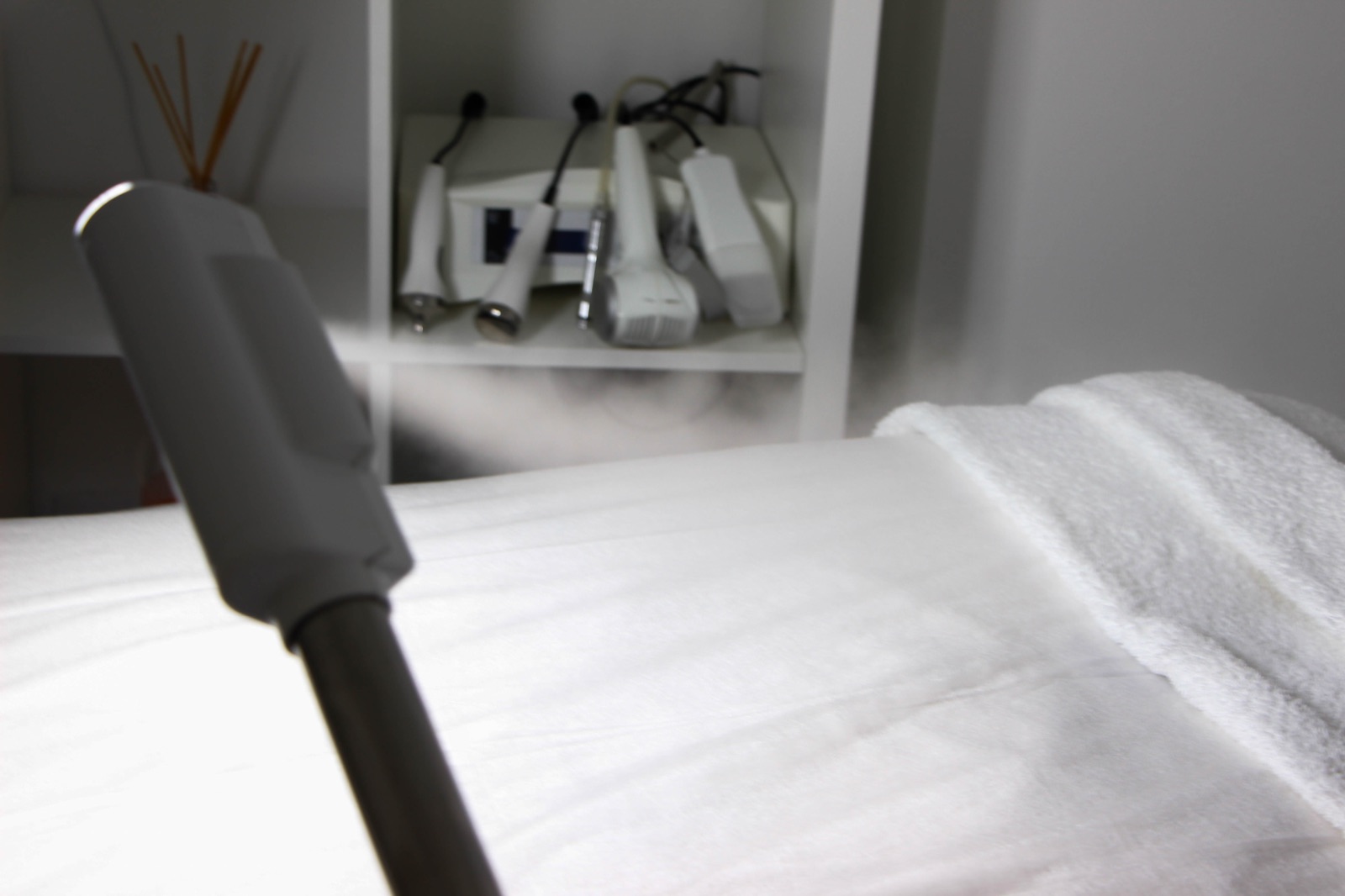 Vapor facial en la cabina de Corporea